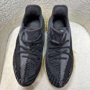 Yeezys Shoes Color Grey And Size 38